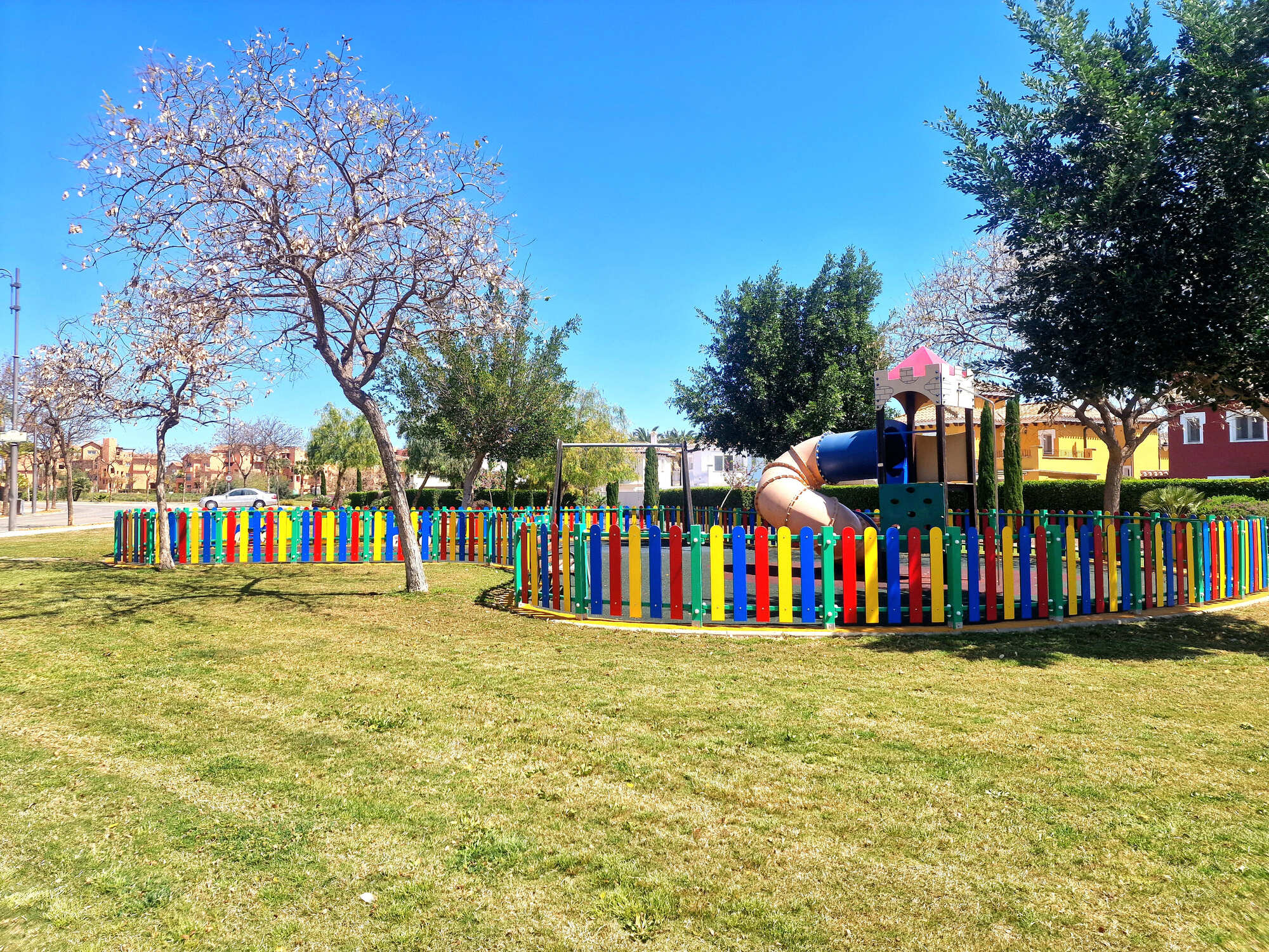 Piscine et espaces verts
