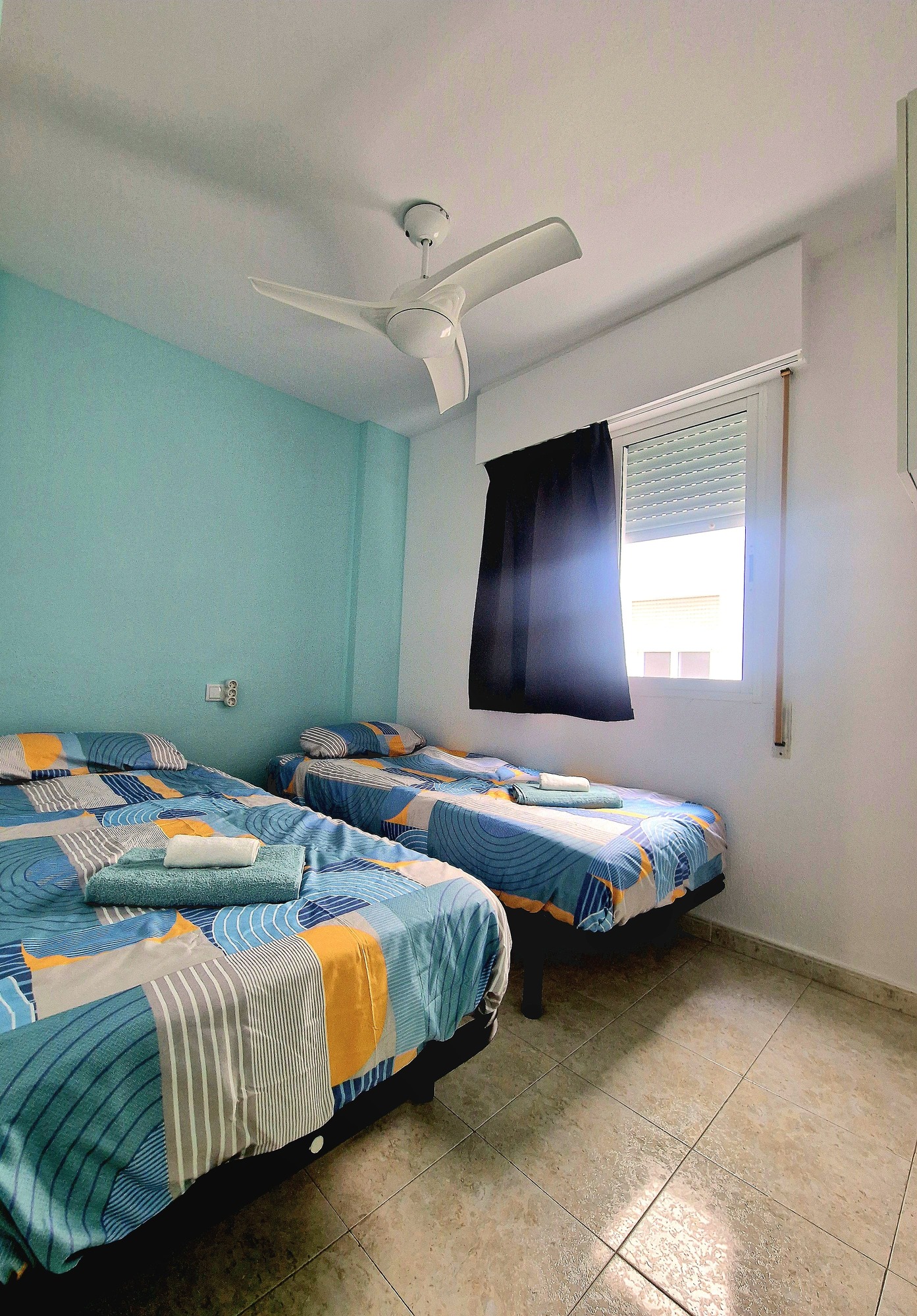 Cuisine et salle à manger modernes, tons clairs